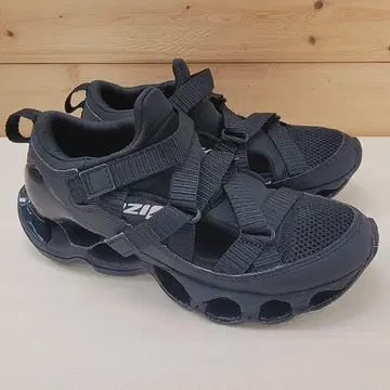 미즈노 웨이브 프로페시 스트랩 블랙 24cm