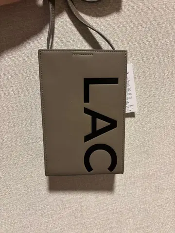 LACOSTE 그레이 숄더백 버티컬 스마트폰 백