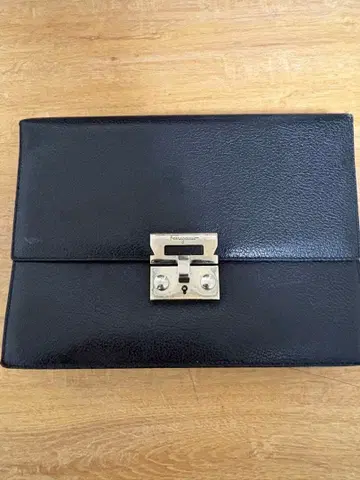 Ferragamo 블랙 클러치백