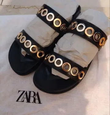 새상품 당일 발송 ZARA 블랙 플랫 샌들 골드 버클 포함