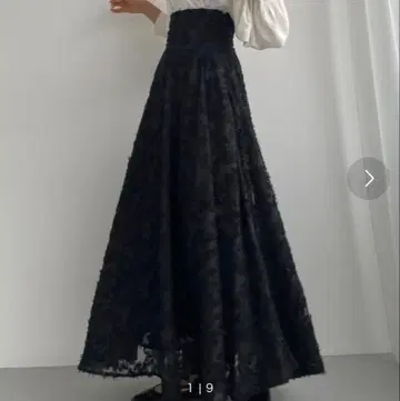 블랙 레이스 플레어 스커트 LOUERE