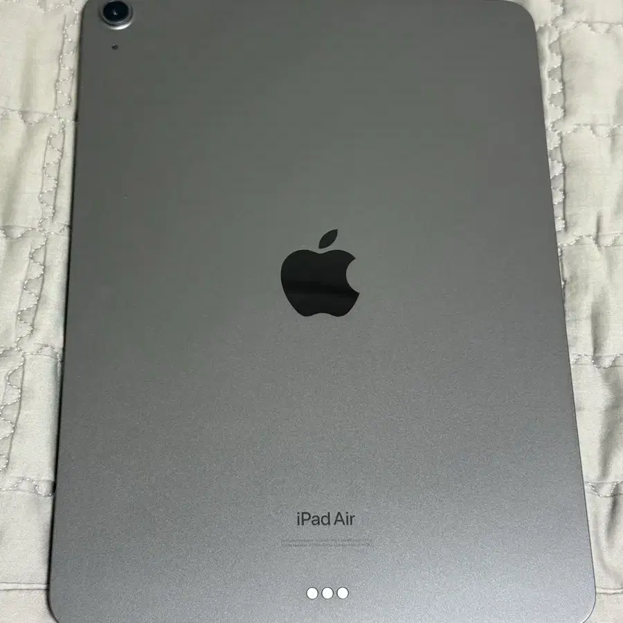 iPad Air 5 64GB Wi-Fi Gray, includes Apple Pencil 2nd generation