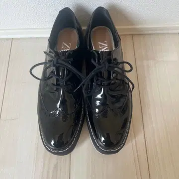 ZARA 블랙 에나멜 레이스업 슈즈 39 통굽 윙팁 블랙
