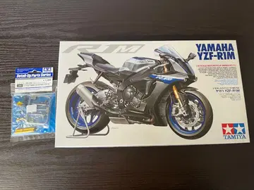 타미야 야마하 YZF-R1M 디테일 업 부품 포함