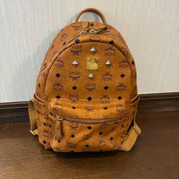 MCM 오렌지 백팩 스터드 장식