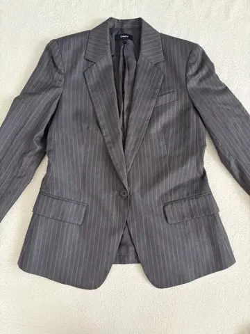 컨디션 최상 theory 테일러드 자켓 그레이 핑크 스트라이프 0