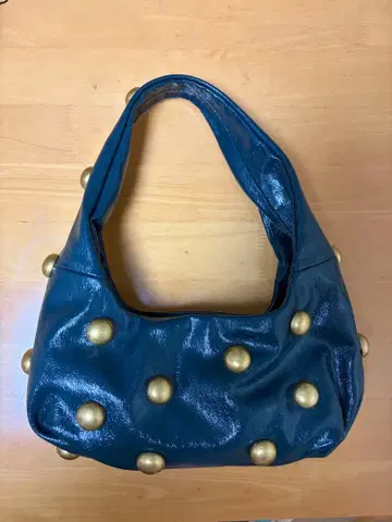 ZARA 그린 골드 스터드 핸드백 이르미