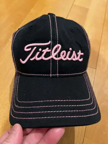 [ 변덕스러운 세일 ] Titleist 핑크 리본 골프 캡