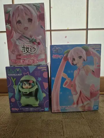 벚꽃 미쿠 Coreful 피규어 & GUNDAM x MIKU 세트