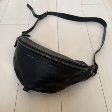 LAD MUSICIAN BODY BAG 백