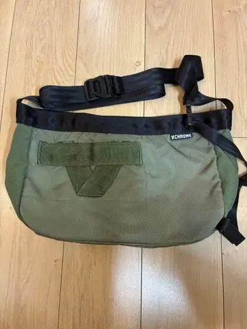 WAIPER.inc x CHROME 뉴스 페이퍼 백