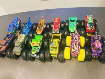 Hot Wheels 몬스터 트럭 12대 세트