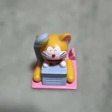 도라에몽, 옐로우 컬러 귀 있는 도라에몽 타임 머신 미니 소프트 비닐