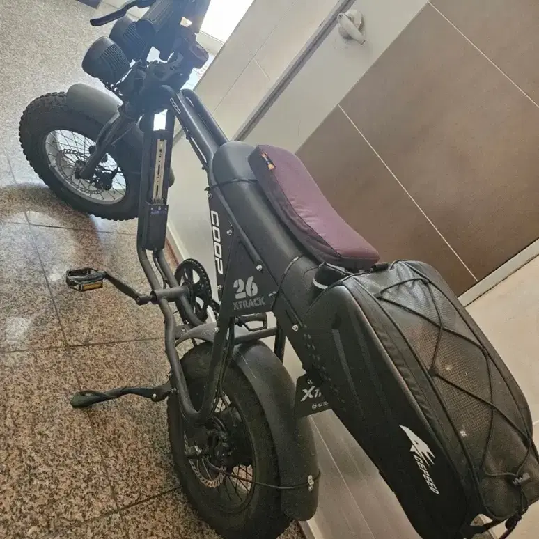 몬스터쿱 엑스트랙 전기자전거 48V 15Ah 블랙