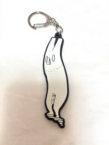 요루시카 러버 키링 히치콕