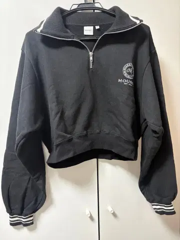 맨투맨 MOUSSY LOGO HALF ZIP 풀오버