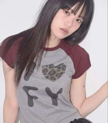 팬시 클럽 Fancyclub 레오파드 무늬 하트 프린트 반팔 티셔츠