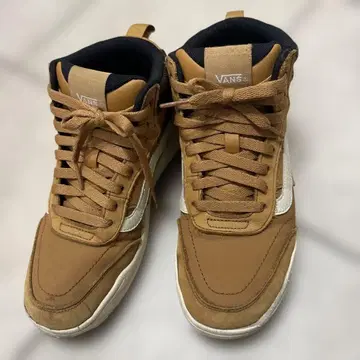 VANS 브라운 하이컷 스니커즈