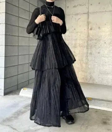 새상품급 PERNA 오간자 플리츠 원피스 블랙