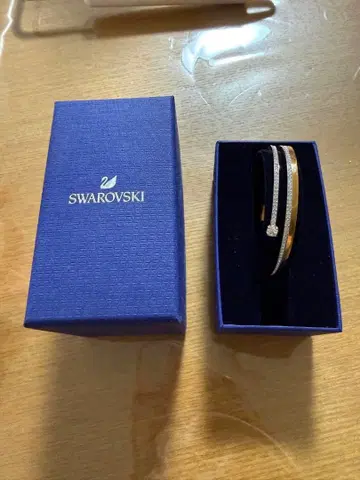 스와로브스키 뱅글 팔찌