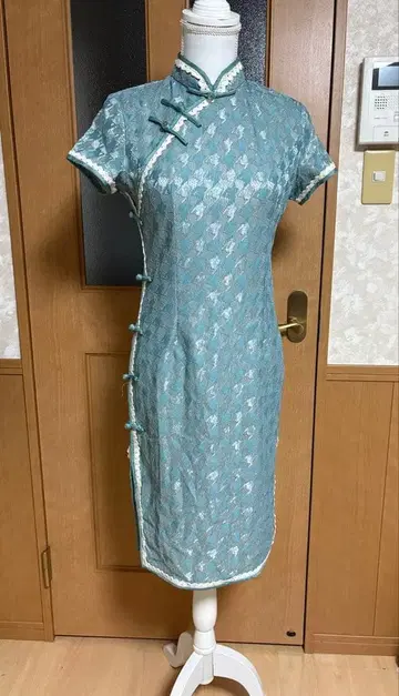 레이스 원단 차이나 드레스