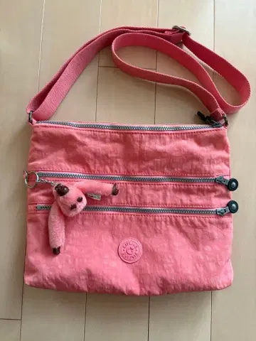 Kipling 키플링 숄더백 참 포함 핑크