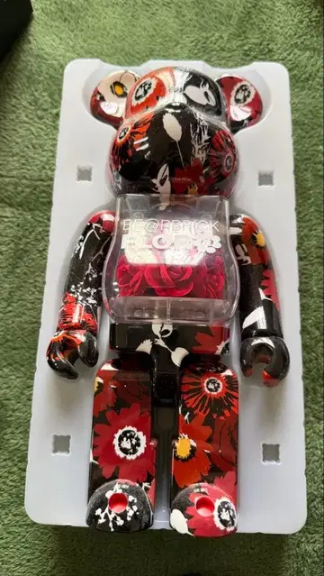 BE@RBRICK FLOR@ 400%