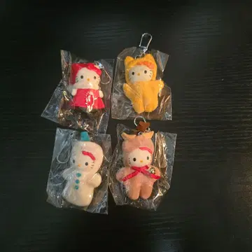 헬로키티 코스튬 인형 키링 루돌프 산타 눈사람 곰