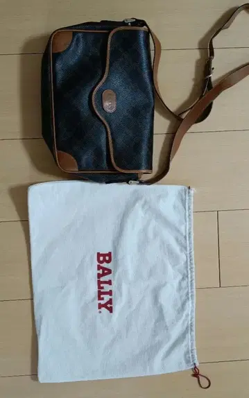 BALLY 숄더백