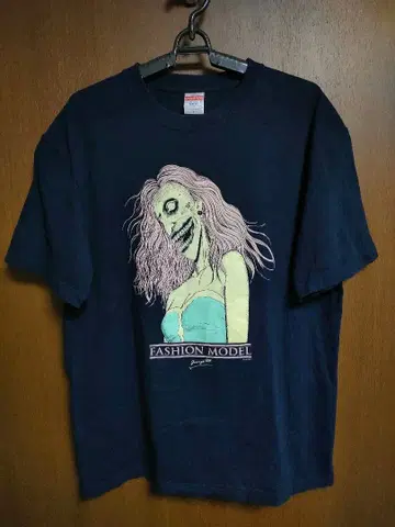 이토 준지 패션 모델 후치 씨 컬러풀 T셔츠