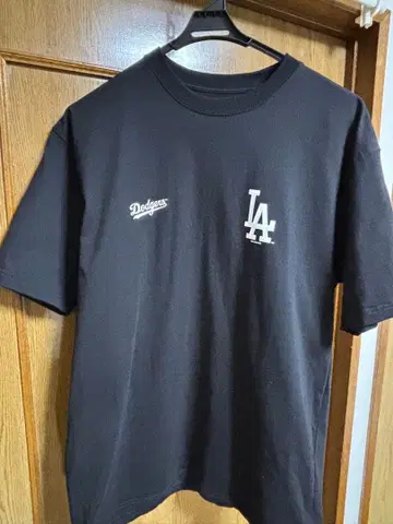 뉴에라 Dodgers 블랙 T셔츠 XXL 사이즈