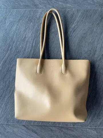 FURLA 토트백 흠집 있음