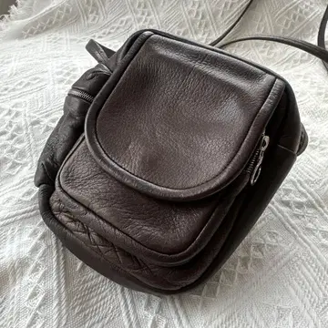 aeta DEER LEATHER SHOULDER POUCH