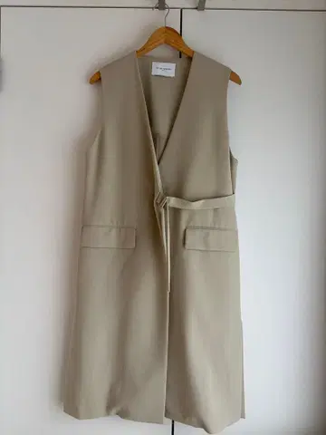 UNITED ARROWS 베이지 슬리브리스 베스트