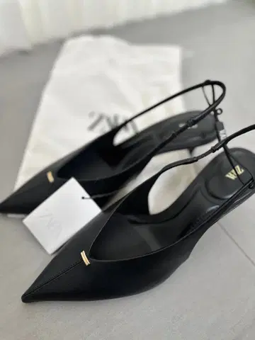 ZARA 슬링백 힐