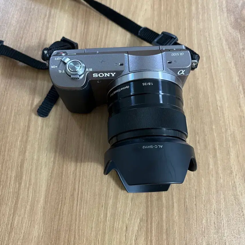 소니 a5100 미러리스 카메라 + 렌즈후드