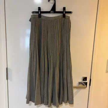 Aquascutum 그레이 플리츠 스커트