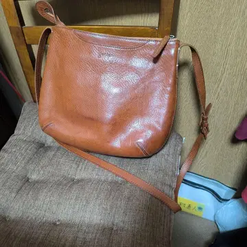 겐텐 브라운 가죽 숄더백