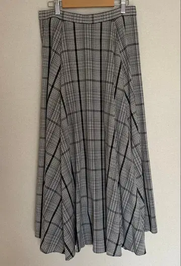 UNITED ARROWS 체크 무늬 플레어 스커트 40
