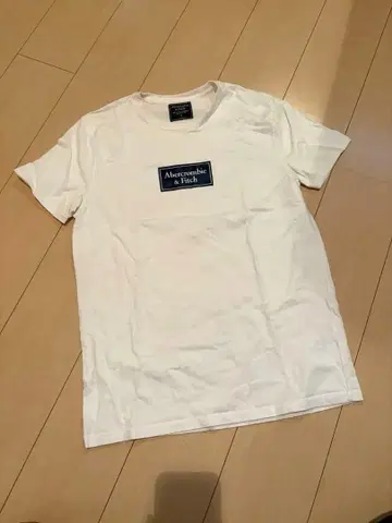 Abercrombie & Fitch 화이트 T셔츠 반팔