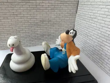 구피와 뱀 피규어