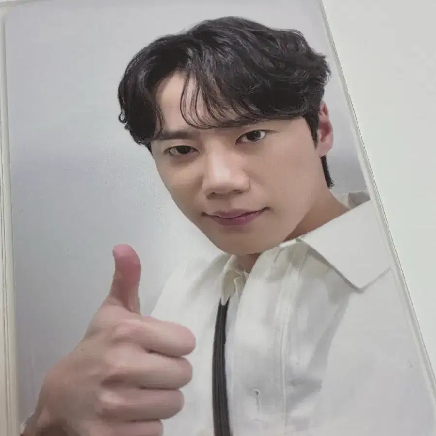 UNB UKISS Actor Lee Jun-young Photocard on Bunjang Global Site.