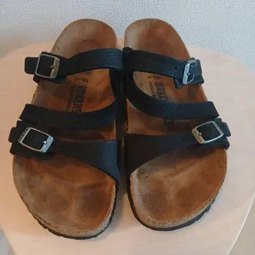 Birkenstock 블랙 샌들 38