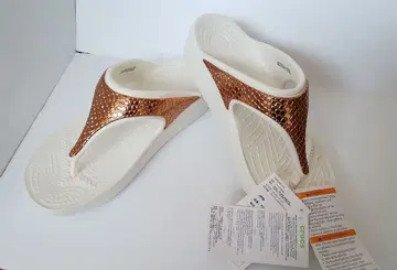 택 포함 crocs 슬로우 토트 플립 샌들 W7