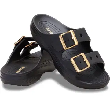 crocs 우먼 메탈릭 버클 새터데이 샌들