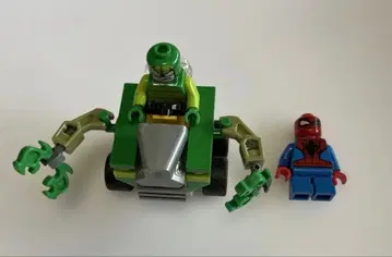 스파이더맨과 그린 고블린 LEGO 세트 미니 피규어 포함