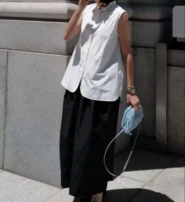 마차트 machatt 슬리브리스 셔츠 (화이트)