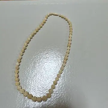 크림색 비즈 목걸이 약 60cm