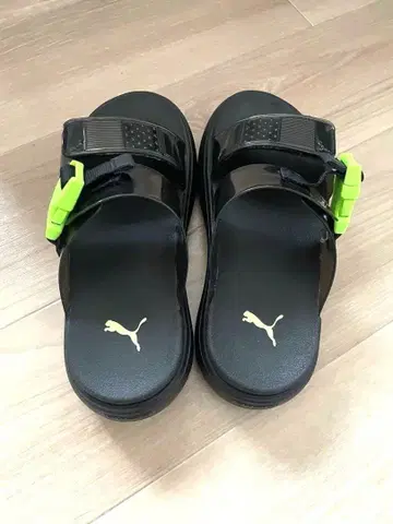 PUMA 스포츠 샌들 블랙/그린