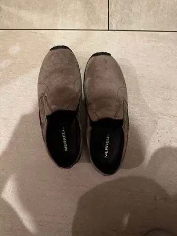 MERRELL 스웨이드 슬립온 그레이